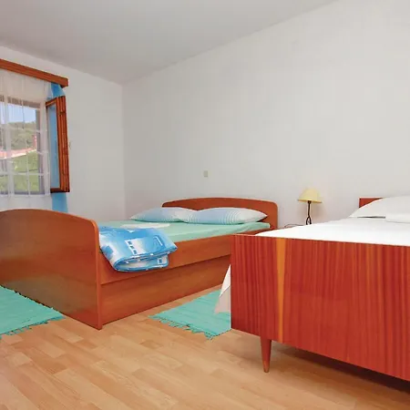 4 Bedroom Beautiful In Appartamento Brna