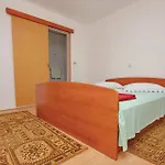דירה 4 Bedroom Beautiful In
