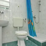 4 Bedroom Beautiful In דירה *