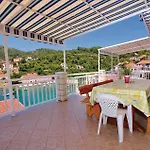 4 Bedroom Beautiful In ברנה