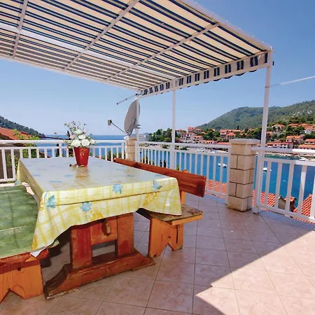 4 Bedroom Beautiful In Apartamento