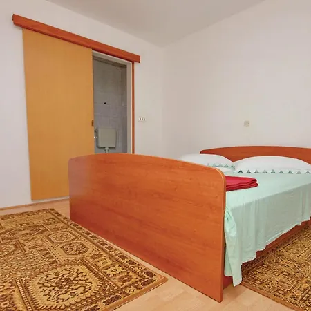 公寓 4 Bedroom Beautiful In