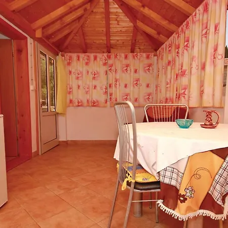 4 Bedroom Beautiful In * 布尔纳