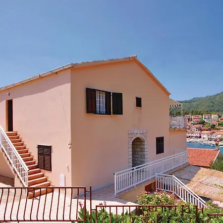 Awesome In With House Sea View
