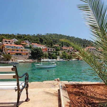 Apartamento 4 Bedroom Beautiful In *