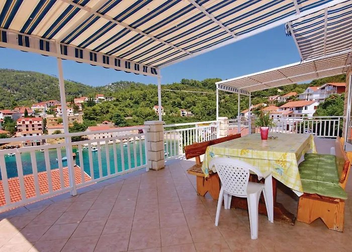 4 Bedroom Beautiful In برنا