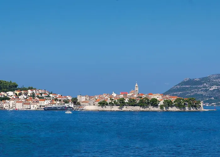 4 Bedroom Beautiful In شقة برنا